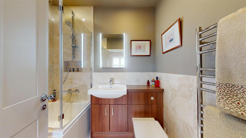Family Bathrooom