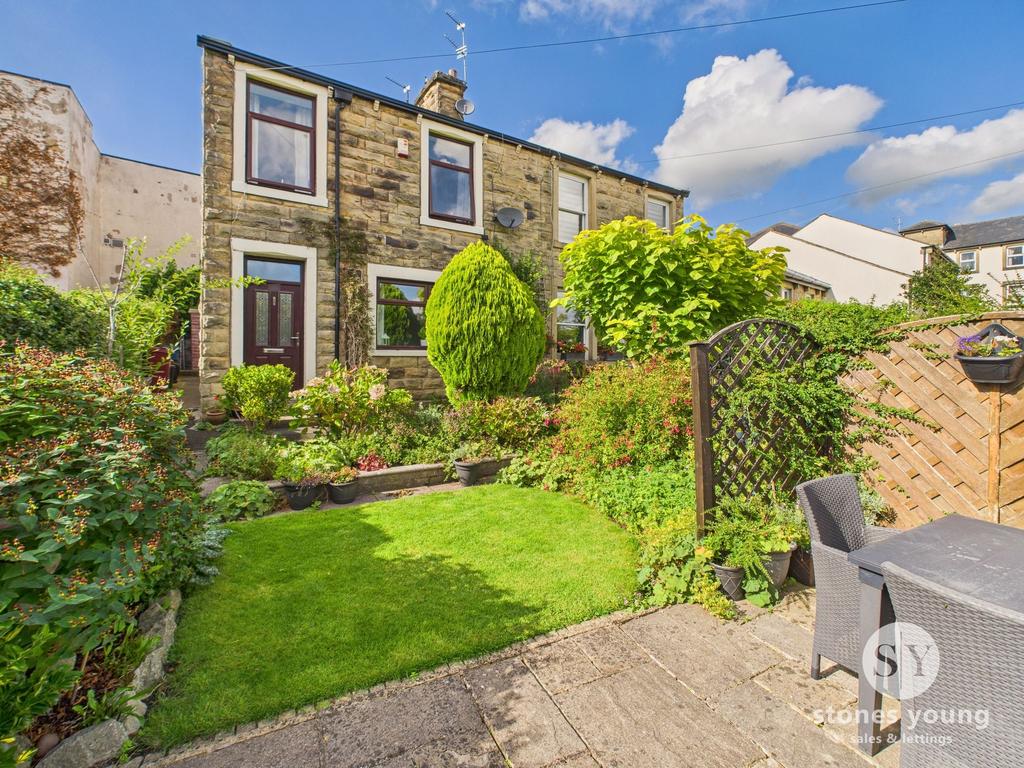 Lowergate, Clitheroe, BB7 3 bed semi-detached house for sale - £270,000