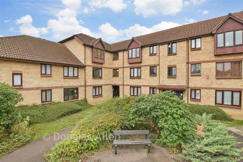 3 bedroom flat for sale, Spring Close, Dagenham, Essex