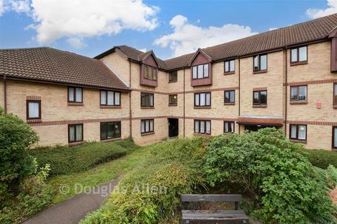 3 bedroom flat for sale, Spring Close, Dagenham, Essex