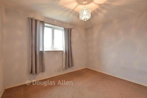 3 bedroom flat for sale, Spring Close, Dagenham, Essex