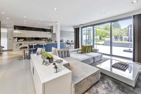 undefined, Coombe Ridings, Kingston Upon Thames, KT2