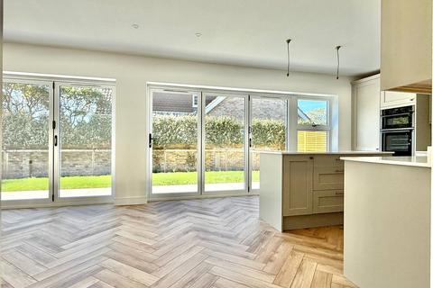 3 bedroom detached house for sale, Lucerne Road, Milford on Sea, Lymington, Hampshire, SO41