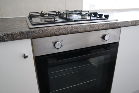 3 bedroom terraced house to rent, Knighton Fields Road West, Leicester LE2