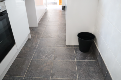 3 bedroom terraced house to rent, Knighton Fields Road West, Leicester LE2