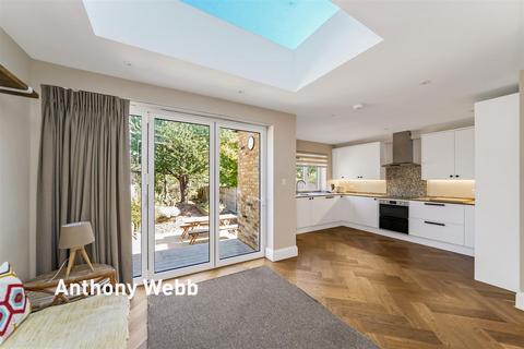 undefined, New River Crescent, Palmers Green N13