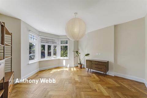 undefined, New River Crescent, Palmers Green N13