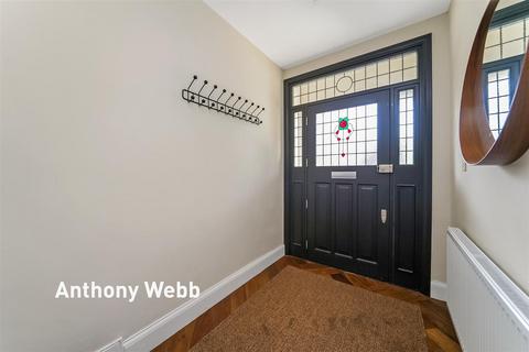 undefined, New River Crescent, Palmers Green N13