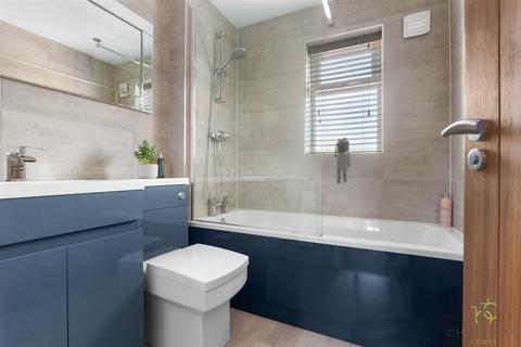 14 Beach Close, Evesham, WR11 1GH
