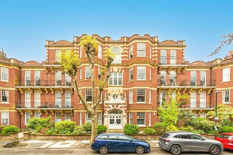 Riverview Gardens, London SW13