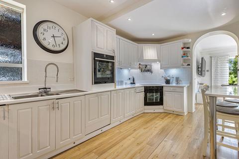 4 bedroom semi-detached house for sale, Southfield Park, Harrow HA2