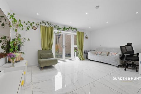 undefined, Gaunlet Drive, Hornchurch, RM12
