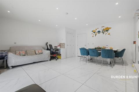 undefined, Gaunlet Drive, Hornchurch, RM12