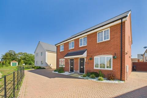 3 bedroom semi-detached house for sale, Pettit's Drive, Bury St Edmunds IP32