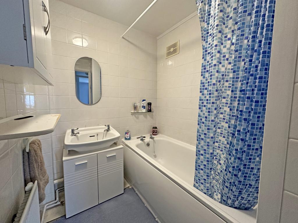 Bathroom (10)