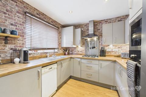 3 bedroom semi-detached house for sale, Devereux Gardens, Great Haywood, Stafford