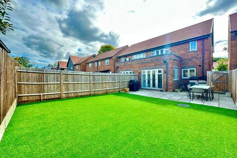 undefined, Ridges Rise, Camberley GU16