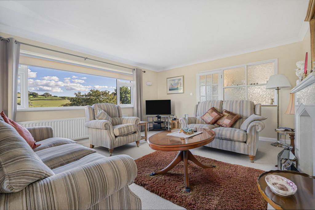Living room (2)