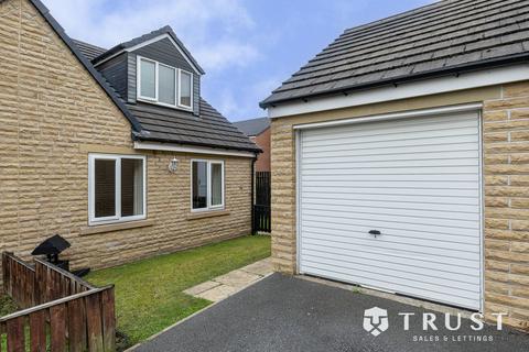 3 bedroom semi-detached house for sale, Brooke Close, Bradford Road, Birstall, WF17