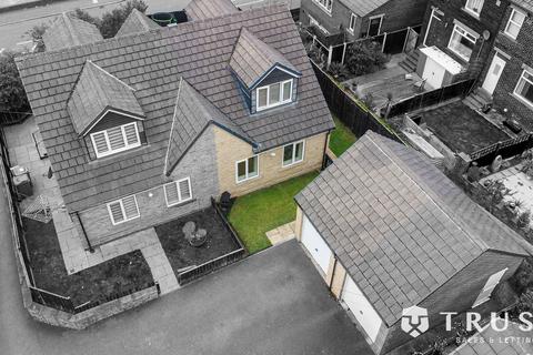 3 bedroom semi-detached house for sale, Brooke Close, Bradford Road, Birstall, WF17