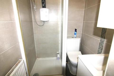Studio to rent, Eversholt Street, Camden Town, London