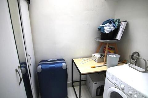 Studio to rent, Eversholt Street, Camden Town, London