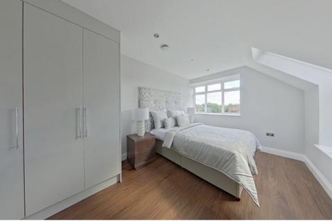 2 bedroom apartment to rent, Bushey, Hetfordshire