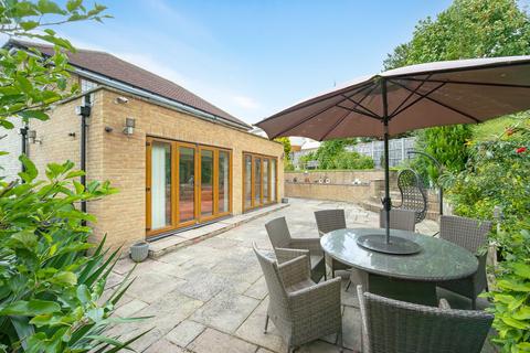 undefined, Petersfield Crescent, Coulsdon CR5