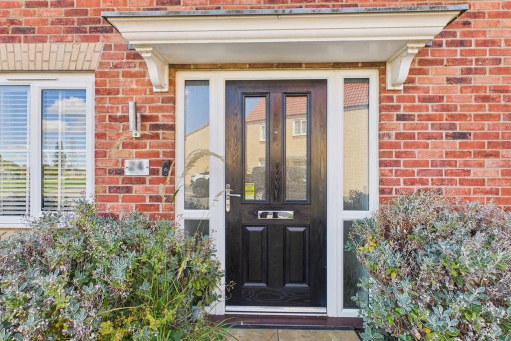 Enter this stunning property ready to move into an