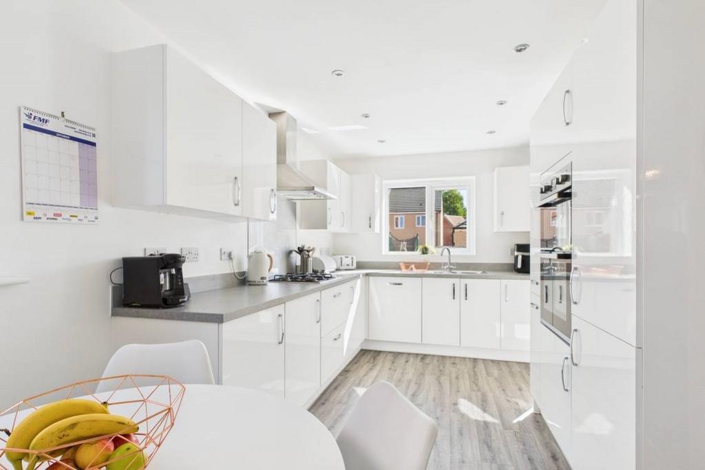 Perfect for a quick breakfast or doing homework wh