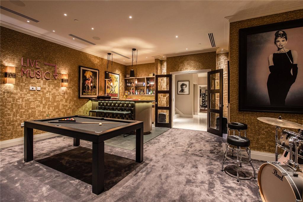 Entertainment Room
