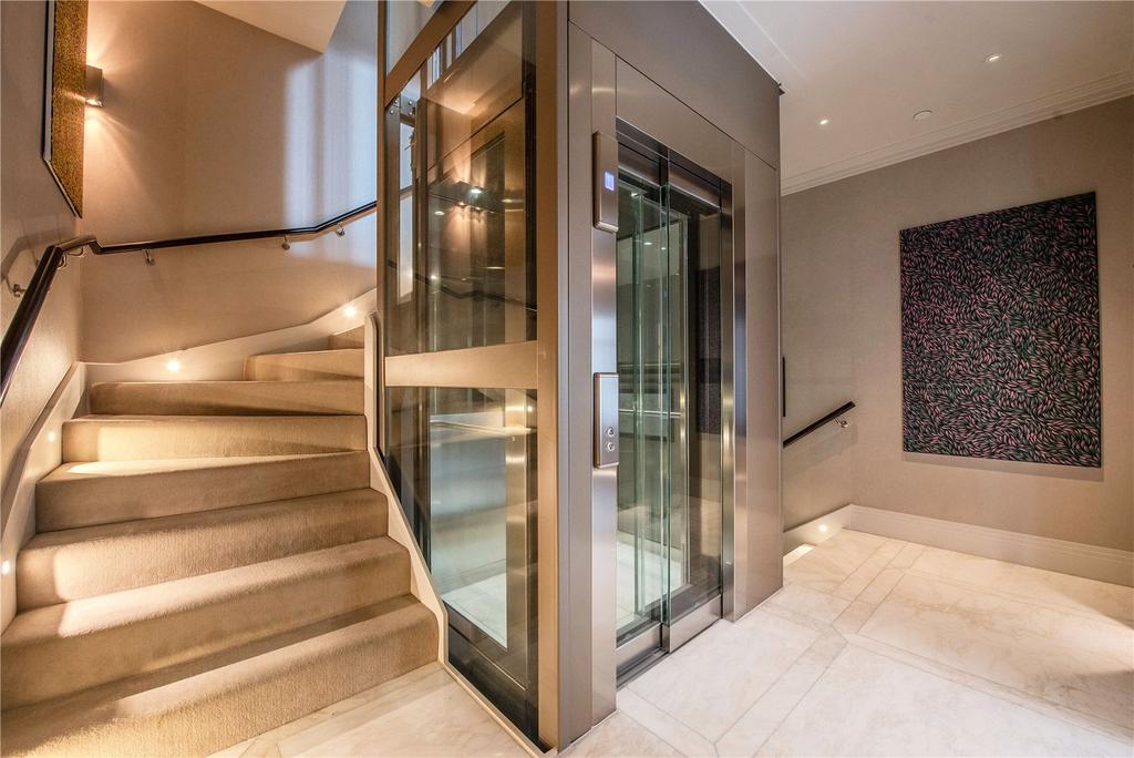 Stairwell / Lift