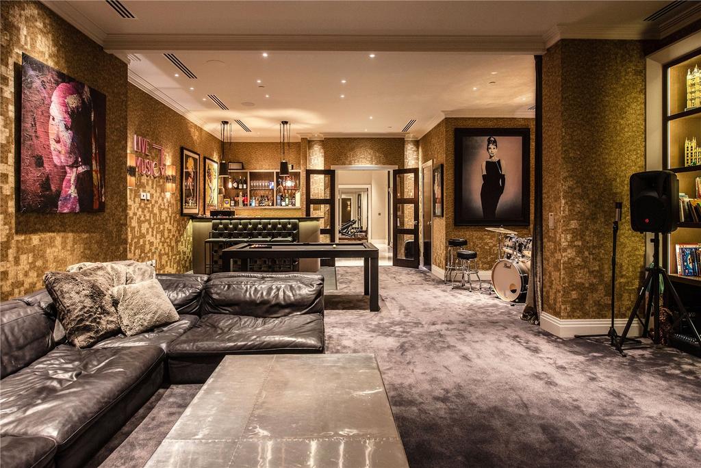 Entertainment Room