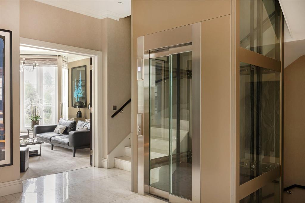 Stairwell / Lift