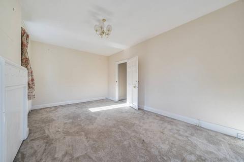3 bedroom flat to rent, Beechcroft Court, Golders Green, London, NW11