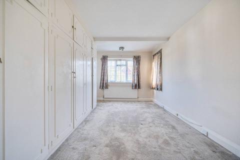 3 bedroom flat to rent, Beechcroft Court, Golders Green, London, NW11