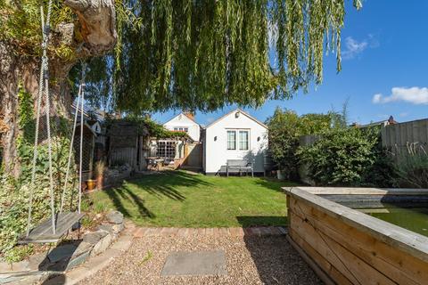 4 bedroom cottage for sale, Ring Fence, Shepshed, Loughborough, LE12