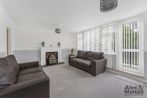 4 bedroom flat for sale, Marden Square, Bermondsey, SE16