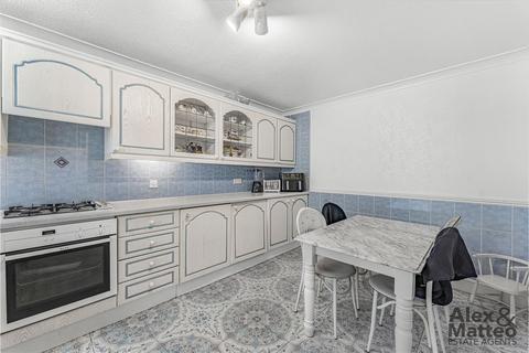 4 bedroom flat for sale, Marden Square, Bermondsey, SE16