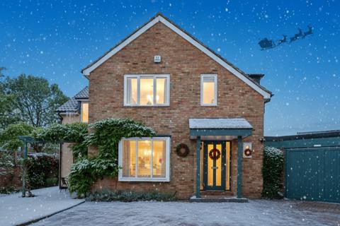 4 bedroom detached house for sale, Picton Court, Highview Road, London, W13