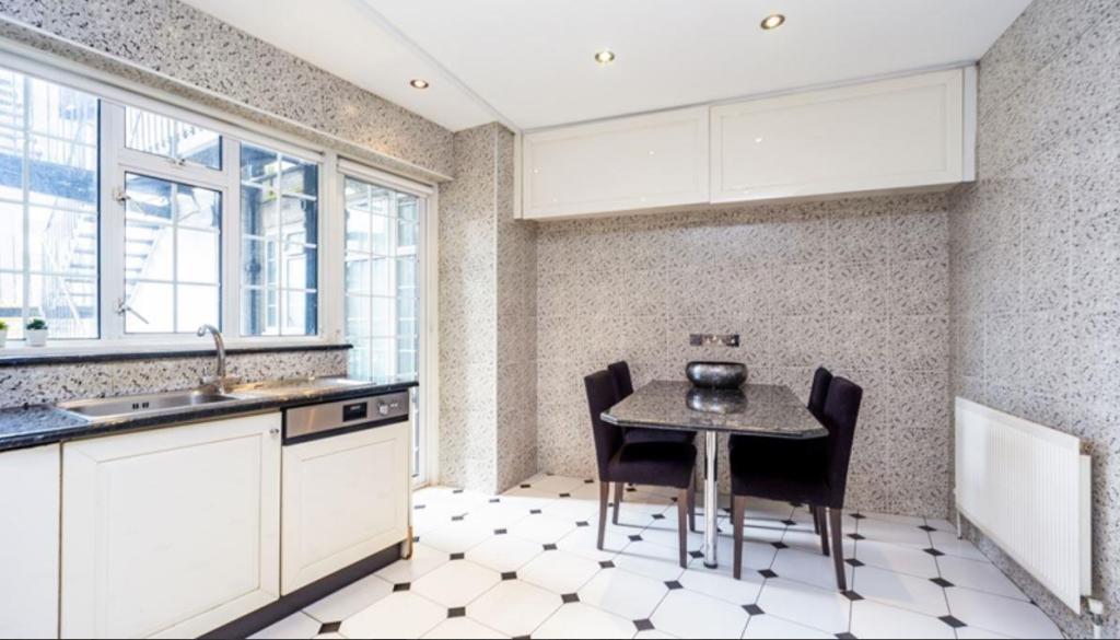Strathmore-court-park-road-regents-park-nw8-8