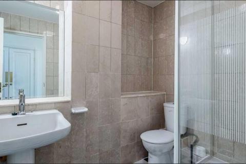 4 bedroom flat to rent, Strathmore Court, Park Road, Regents Park, NW8