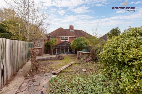 3 bedroom semi-detached house to rent, Carden Avenue, Brighton