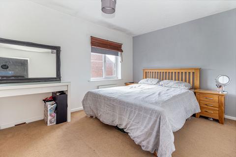 5 Dovehouse Close, Warwick, CV34 6LL