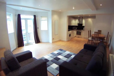 3 bedroom apartment to rent, Bainbrigge Road, Leeds