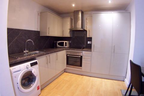 3 bedroom apartment to rent, Bainbrigge Road, Leeds
