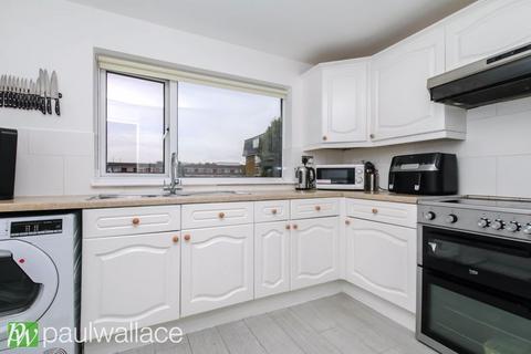 1 bedroom apartment for sale, Lampits, Hoddesdon