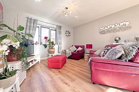 3 Canberra Close, West Bromwich, B70 0RL