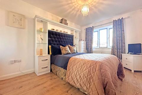 3 Canberra Close, West Bromwich, B70 0RL