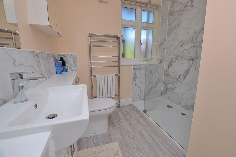 Shower room 2